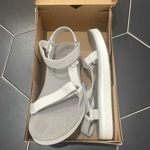 Teva Midform sandals